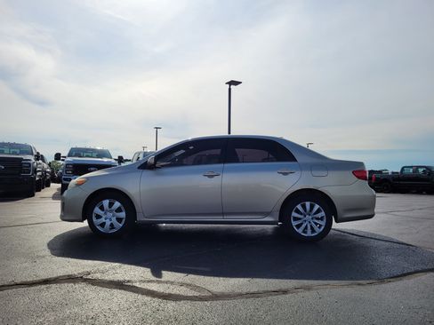 Used 2013 Toyota Corolla LE FWD image 7