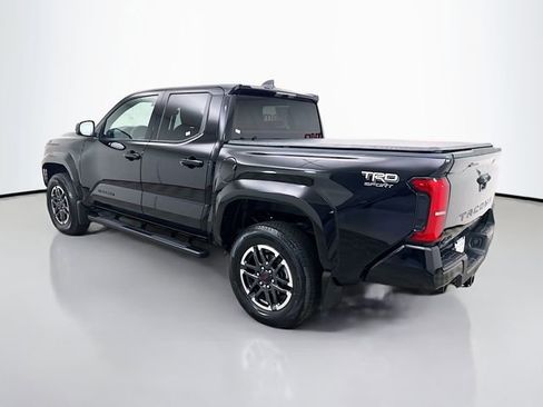 Used 2025 Toyota Tacoma TRD Sport image 5