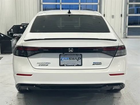 Used 2023 Honda Accord Sport image 4