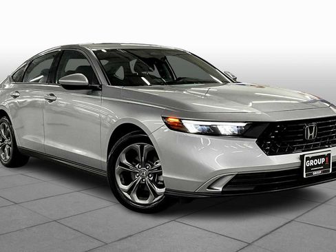 Used 2024 Honda Accord EX image 2