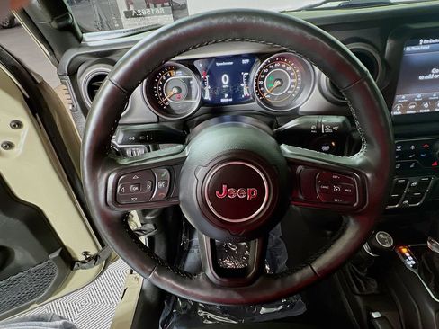 Used 2022 Jeep Gladiator Sport AWD/4WD image 11