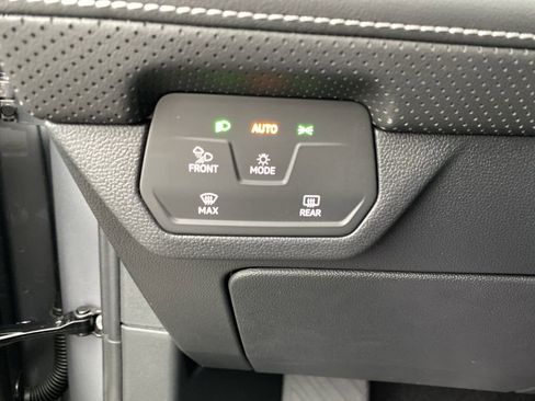 New 2025 Volkswagen Atlas Cross Sport SE image 24