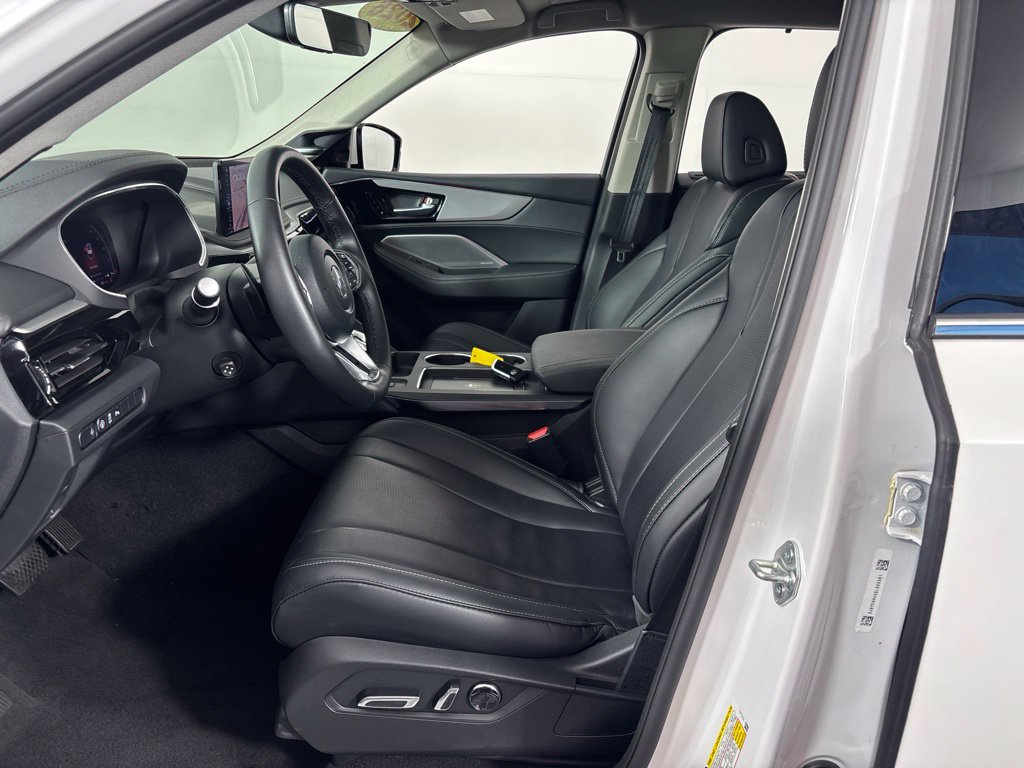 Certified 2025 Acura MDX w/ Technology Package FWD image 24