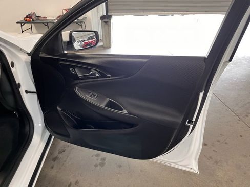 Used 2023 Chevrolet Malibu LT image 12