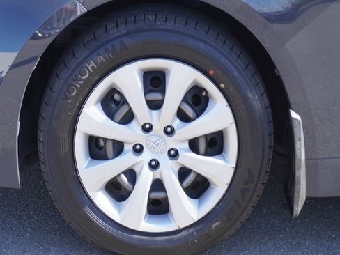 Used 2023 Toyota Corolla LE w/ Carpet Mat Package (TMS) FWD image 7