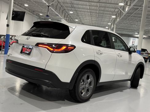 New 2026 Honda HR-V LX image 4
