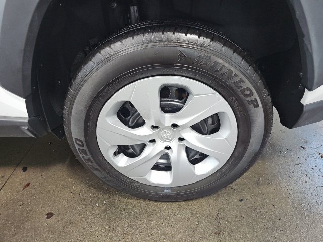 Certified 2025 Toyota RAV4 LE AWD/4WD image 11