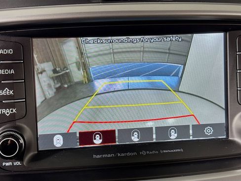 Used 2020 Kia Sorento SX image 40