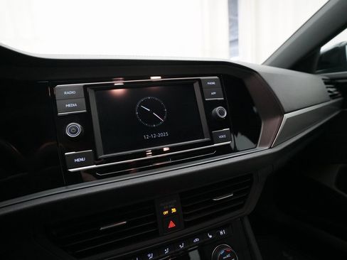 Used 2020 Volkswagen Jetta R-Line w/ R-Line Cold Weather Package image 6