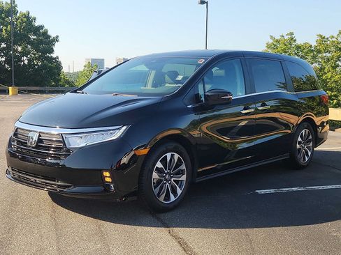 Certified 2023 Honda Odyssey EX-L image 3