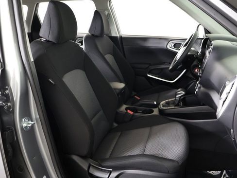 Used 2025 Kia Soul LX w/ LX Technology Package image 28