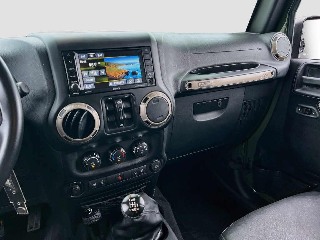 Used 2016 Jeep Wrangler Unlimited Sahara AWD/4WD image 21