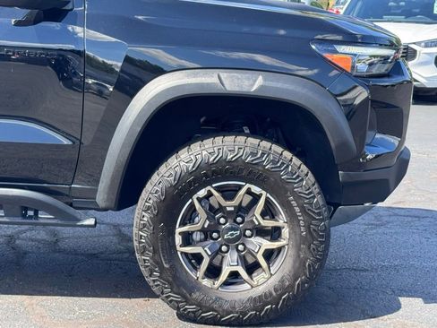 Used 2024 Chevrolet Colorado ZR2 w/ ZR2 Convenience Package III AWD/4WD image 40