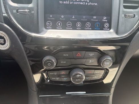 Used 2019 Chrysler 300 S image 15