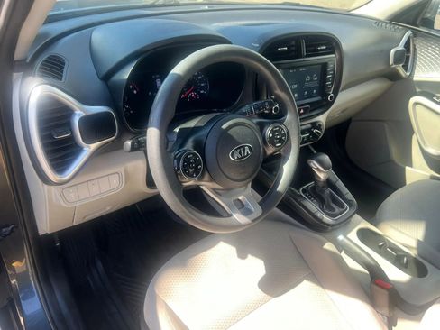 Used 2020 Kia Soul LX image 13