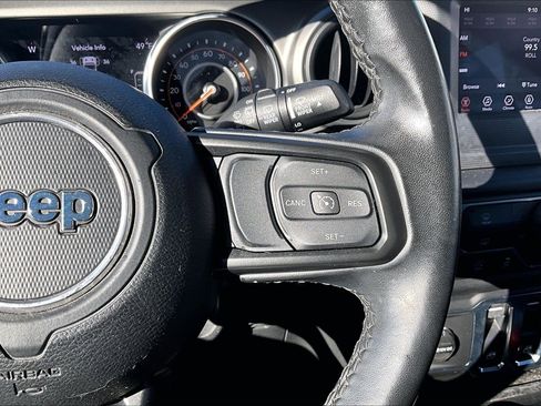 Used 2021 Jeep Wrangler Willys image 12