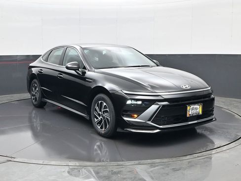 New 2026 Hyundai Sonata Blue FWD image 3