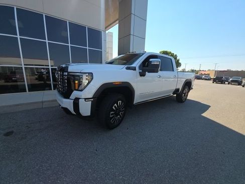 Used 2025 GMC Sierra 2500 Denali Ultimate w/ Max Trailering Package AWD/4WD image 1