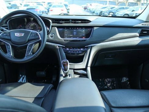 Used 2019 Cadillac XT5 Luxury image 16