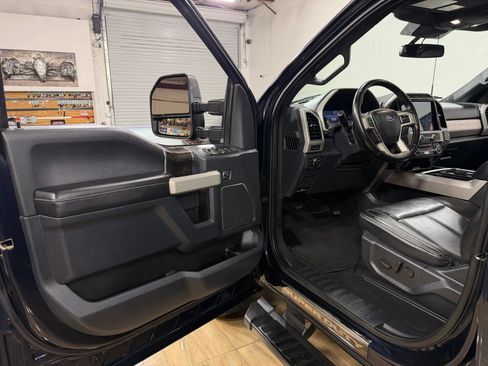 Used 2022 Ford F350 Lariat w/ Black Appearance Package AWD/4WD image 12