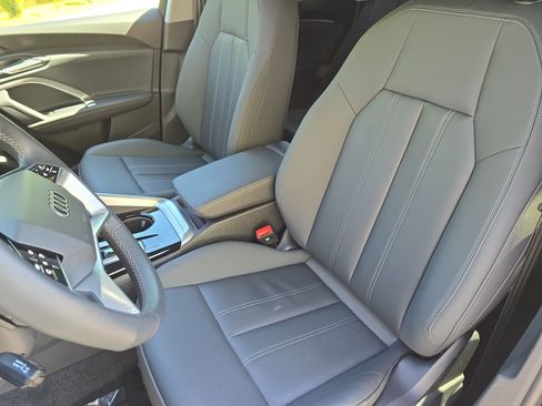 Used 2025 Audi Q5 Premium Plus w/ Premium Plus AWD/4WD image 15