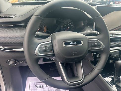 New 2026 Jeep Compass Latitude image 10