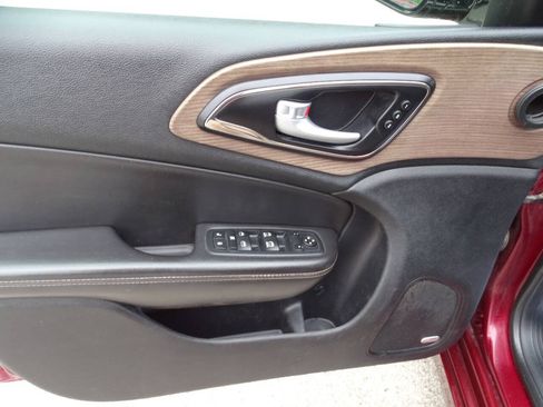 Used 2016 Chrysler 200 C w/ Premium Group FWD image 13