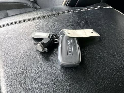 Used 2022 RAM 1500 Laramie AWD/4WD image 35
