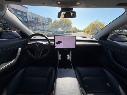 Used 2018 Tesla Model 3 Long Range image 11