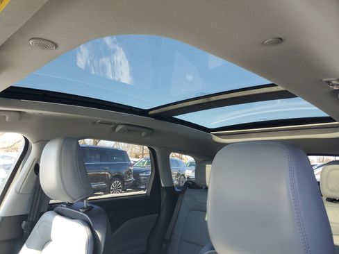 Certified 2021 Lincoln Corsair AWD w/ Premium Package image 11