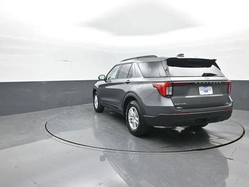 New 2026 Ford Explorer Active RWD image 5