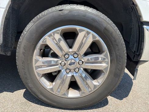 Used 2018 Ford F150 XLT w/ Equipment Group 302A Luxury AWD/4WD image 25