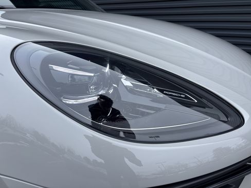 Used 2025 Porsche Macan image 22