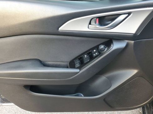 Used 2018 MAZDA MAZDA3 Sport w/ Preferred Equipment Package image 16