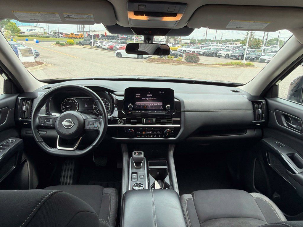 Used 2024 Nissan Pathfinder SV AWD/4WD image 28
