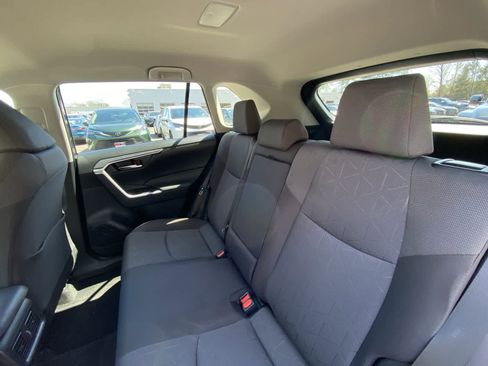Used 2025 Toyota RAV4 XLE AWD/4WD image 25