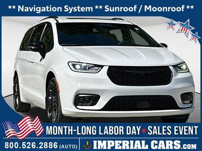 Used 2025 Chrysler Pacifica Limited