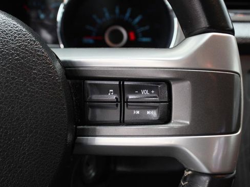 Used 2013 Ford Mustang Coupe image 12