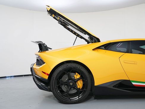 Used 2018 Lamborghini Huracan Performante image 61