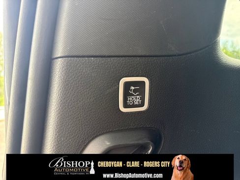 Used 2024 Jeep Wagoneer Series II AWD/4WD image 22