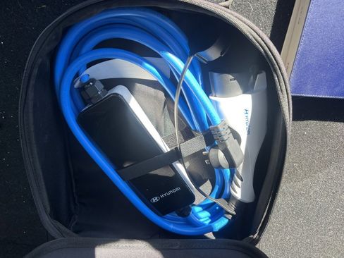 Used 2023 Hyundai Ioniq 5 Limited image 24