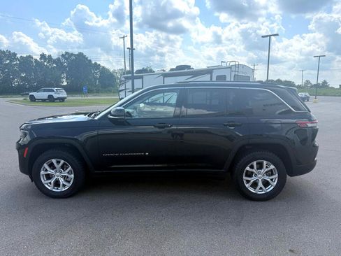 Used 2023 Jeep Grand Cherokee Limited AWD/4WD image 6
