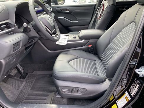 New 2026 Toyota Highlander XSE AWD/4WD image 14