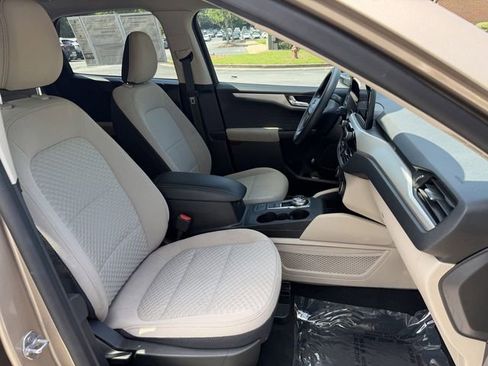 Used 2020 Ford Escape SE FWD image 34