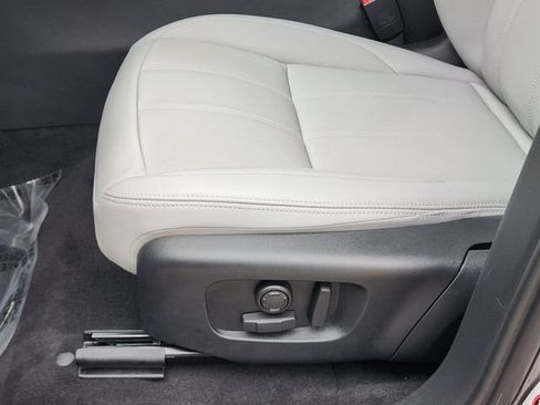 Certified 2025 Land Rover Range Rover Evoque S image 25