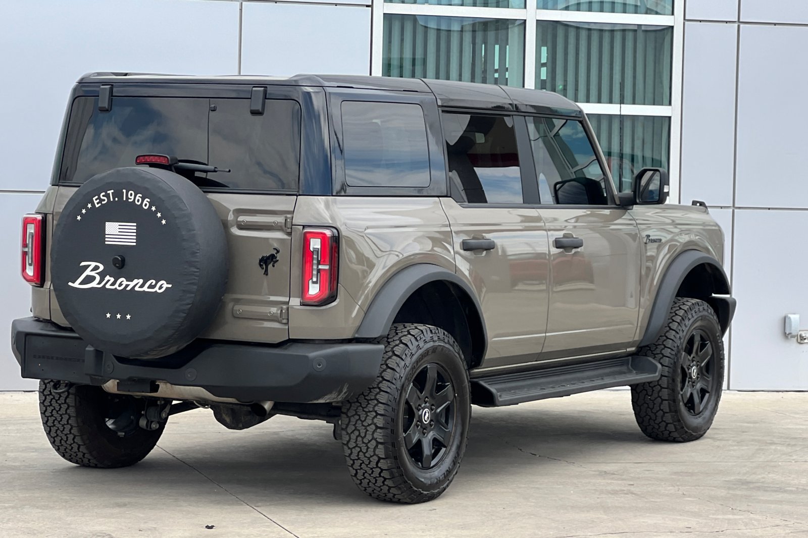 Used 2025 Ford Bronco Outer Banks AWD/4WD image 4