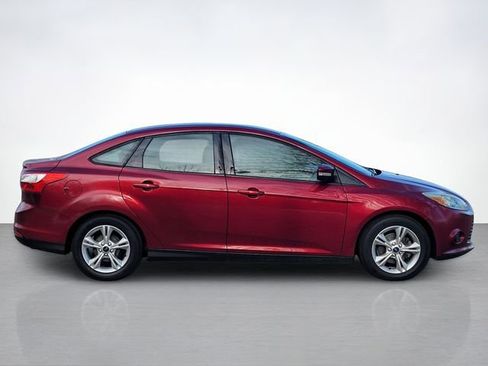 Used 2014 Ford Focus SE FWD image 2