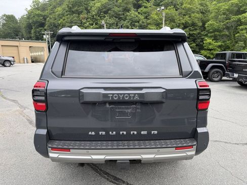 Used 2025 Toyota 4Runner Limited AWD/4WD image 38