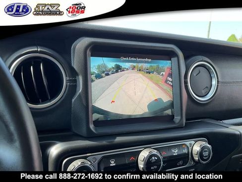 Used 2022 Jeep Wrangler Unlimited Sahara AWD/4WD image 16