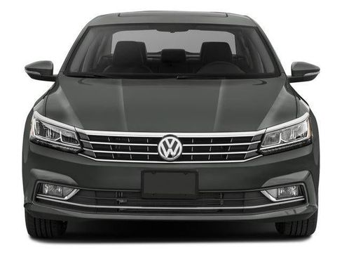 Used 2018 Volkswagen Passat 2.0T SE w/ SE Lighting Package FWD image 4